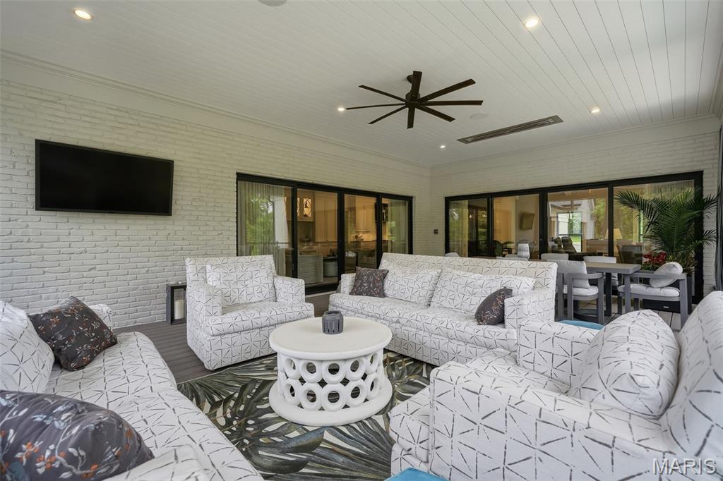 4 Warridge Drive