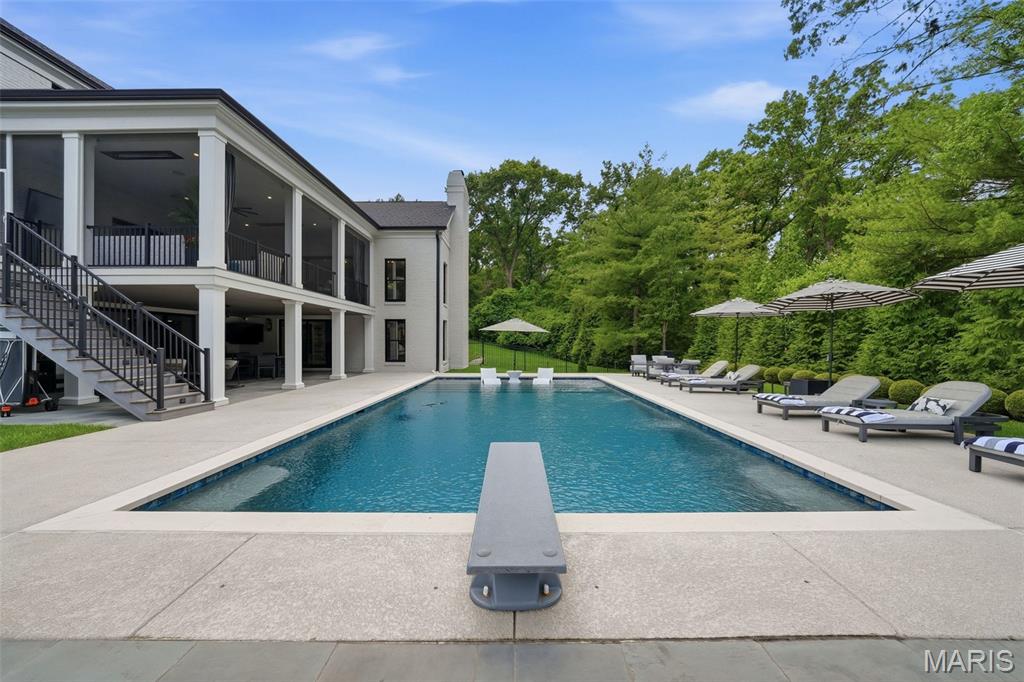 4 Warridge Drive