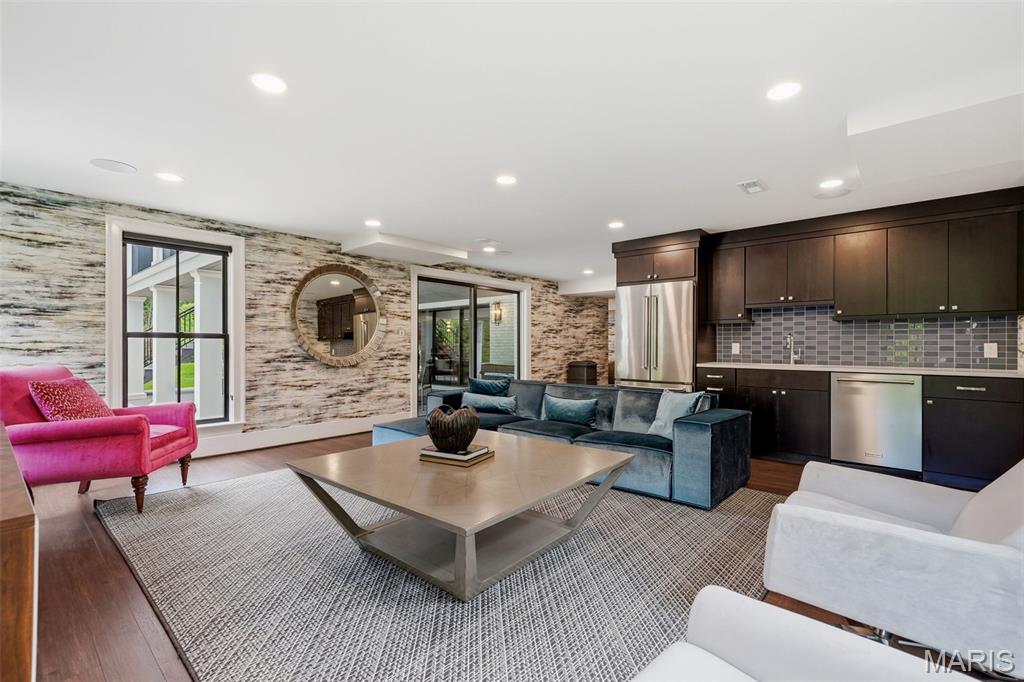 4 Warridge Drive