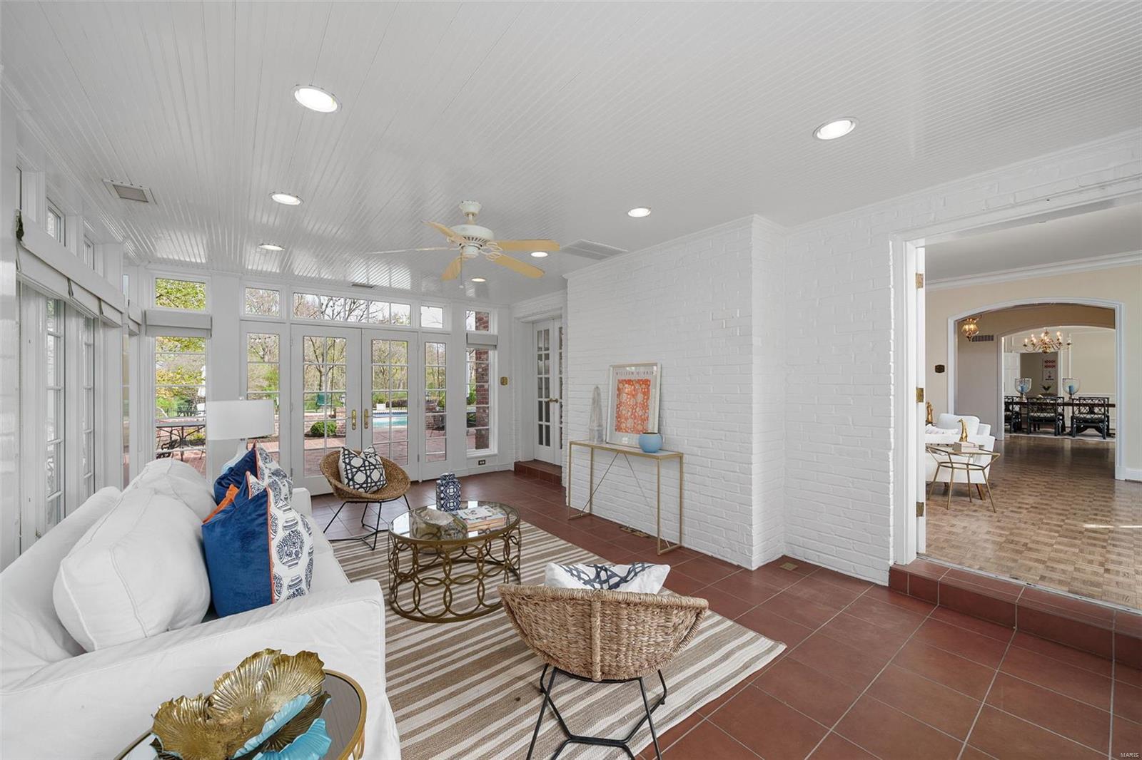 10 Log Cabin Drive