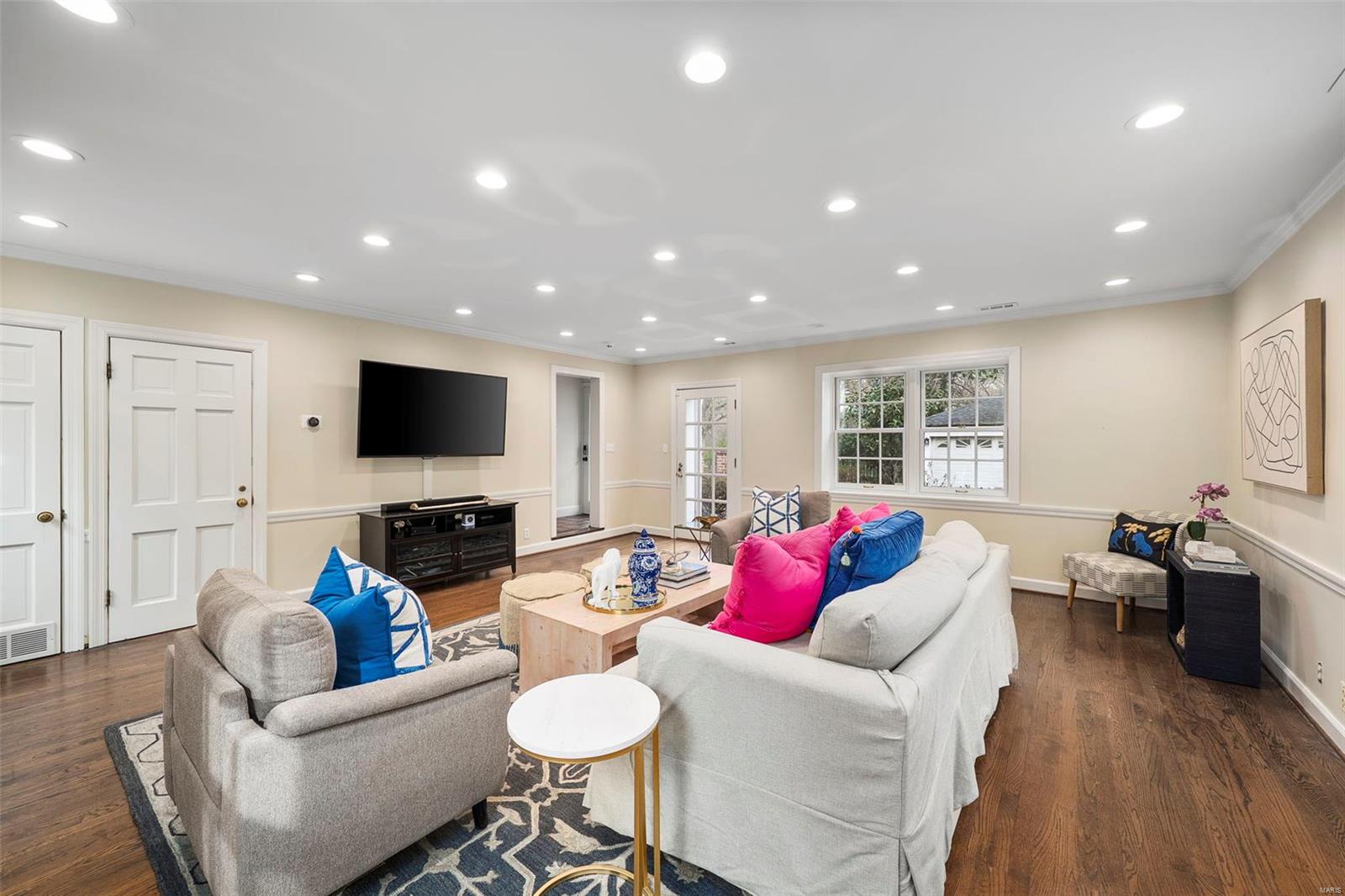 10 Log Cabin Drive