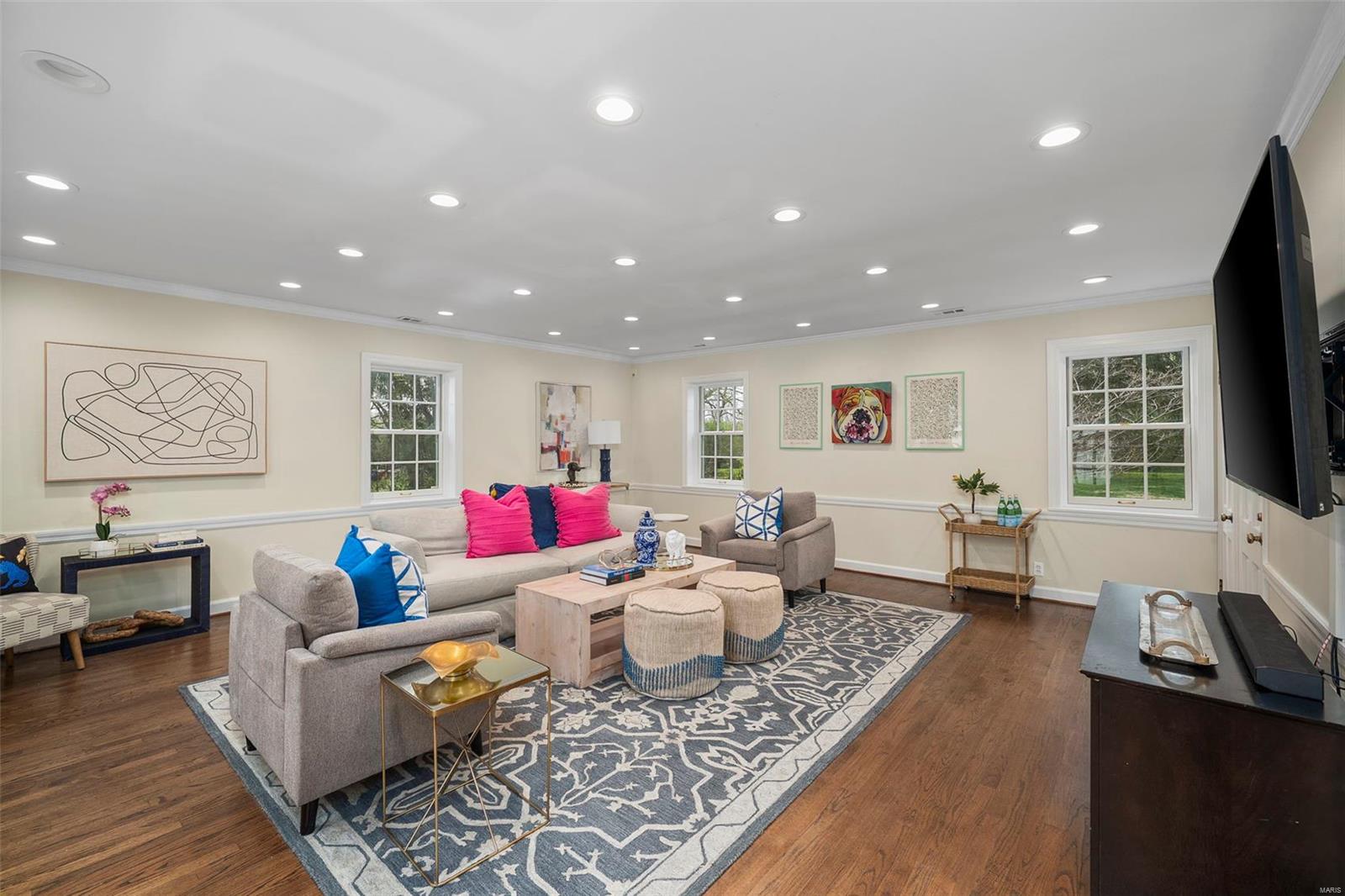 10 Log Cabin Drive