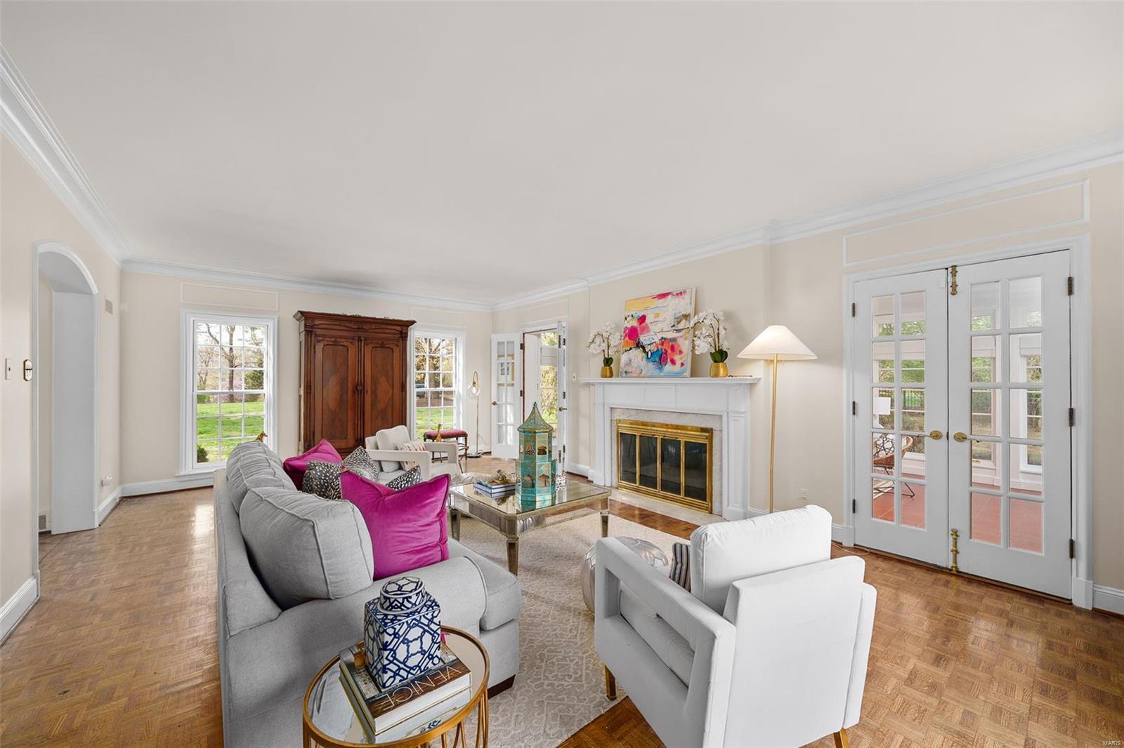 10 Log Cabin Drive