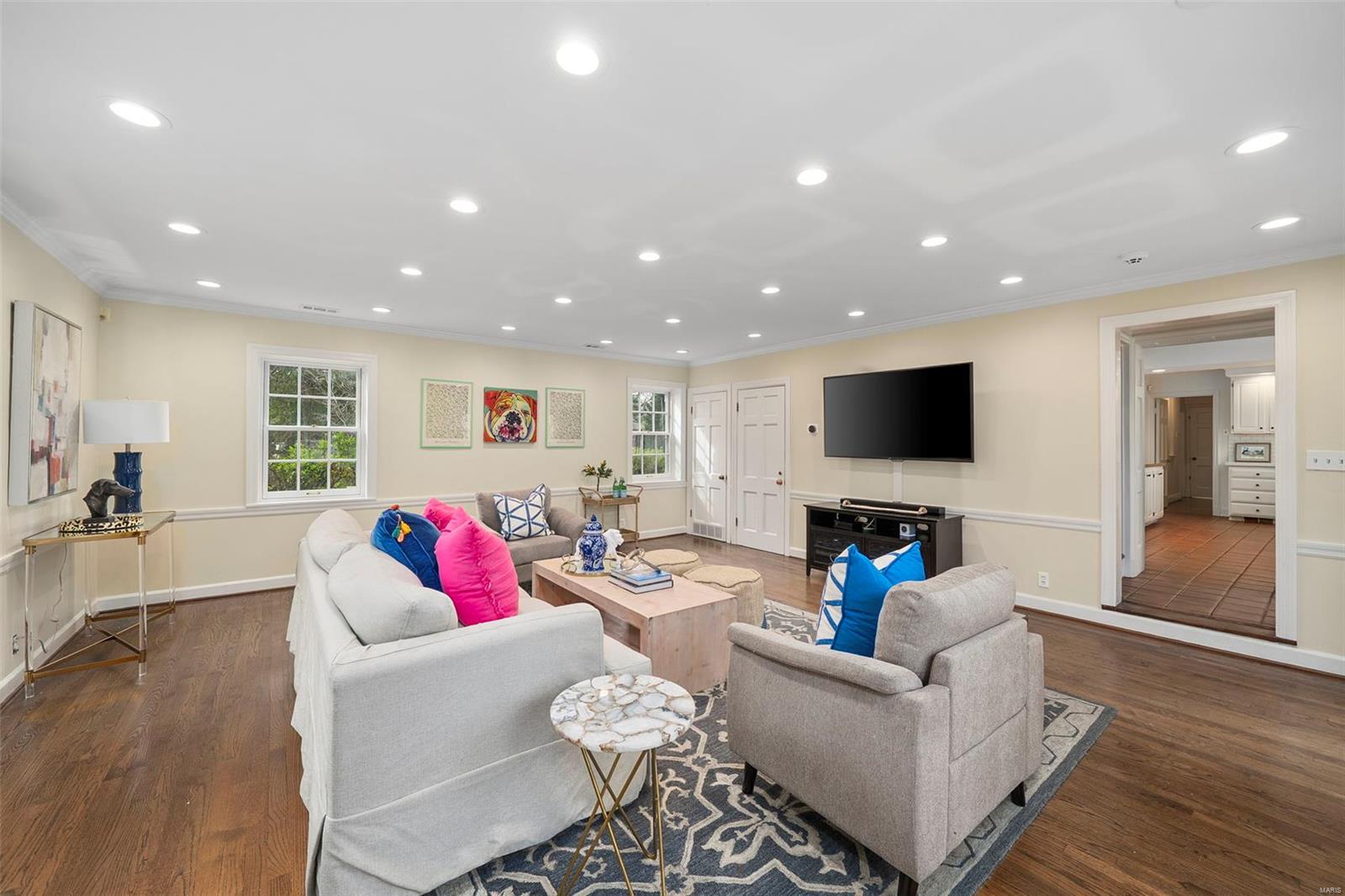 10 Log Cabin Drive
