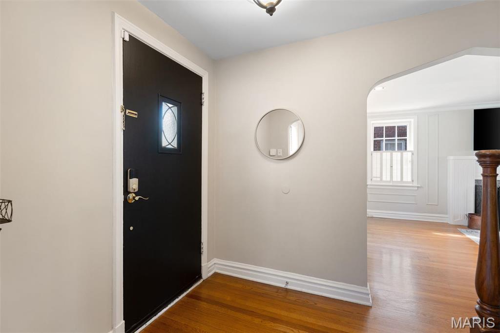 7487 Shaftesbury Avenue