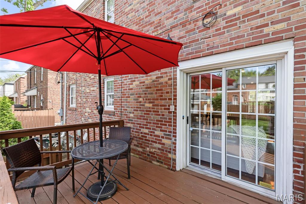 7487 Shaftesbury Avenue