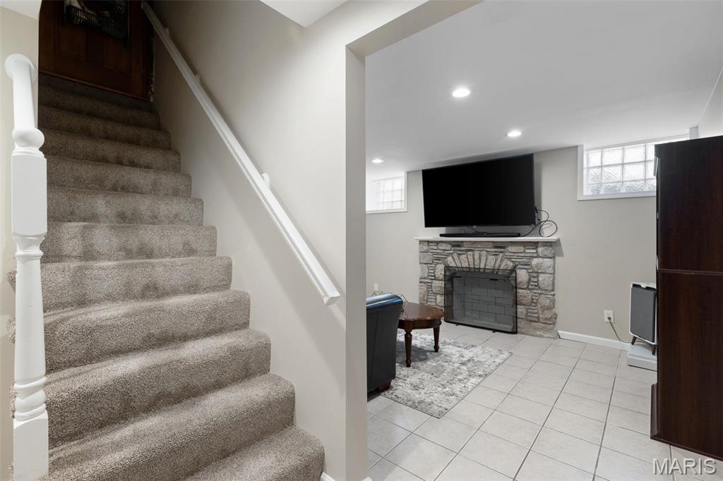 7487 Shaftesbury Avenue