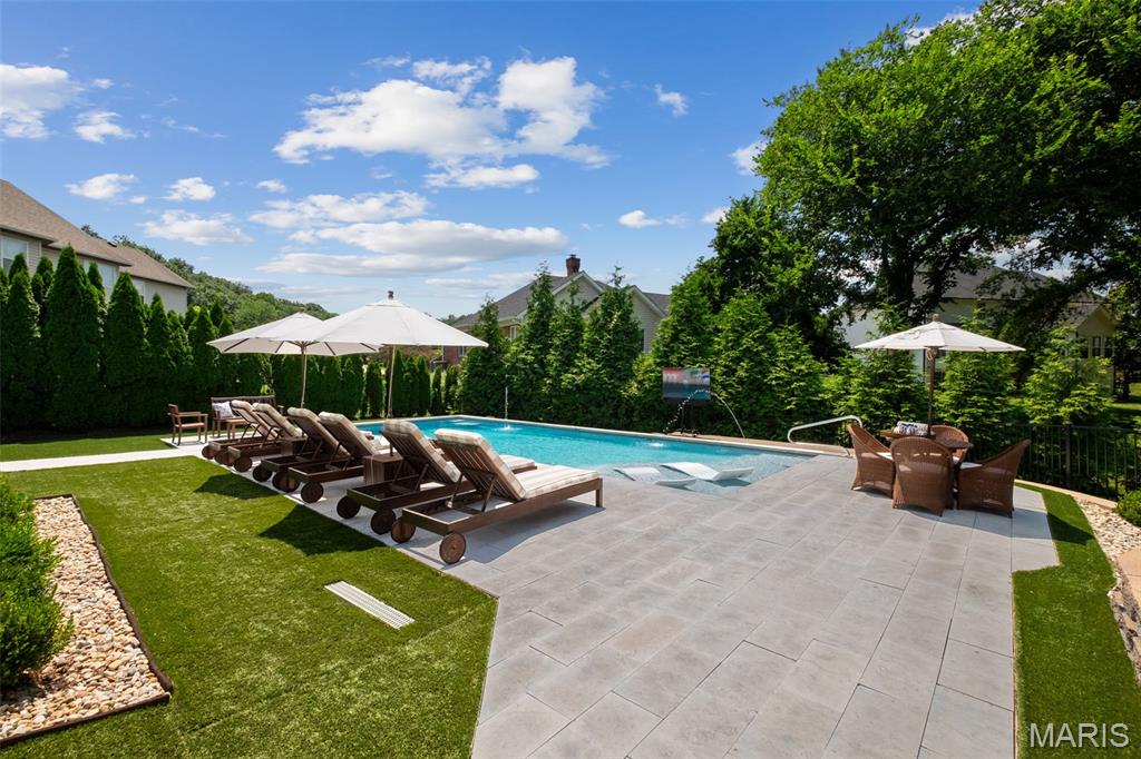 415 Thorntree Lake Court