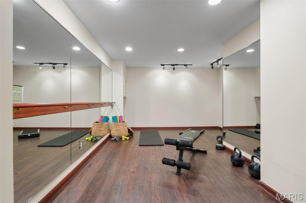 415 Thorntree Lake Court
