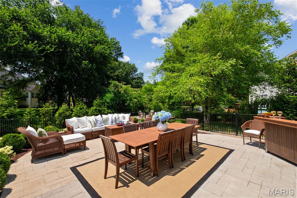 415 Thorntree Lake Court