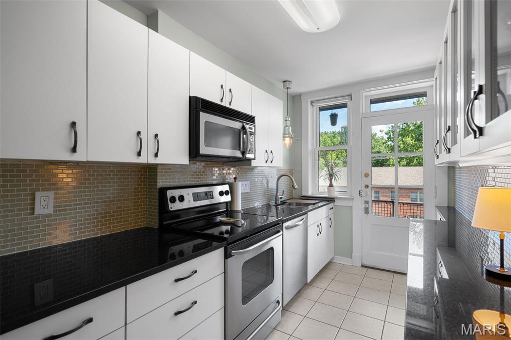 7521 Byron Place Unit: 3E