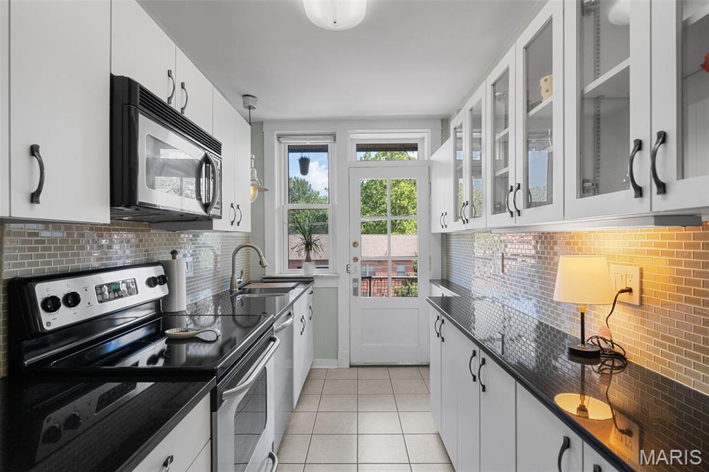 7521 Byron Place Unit: 3E