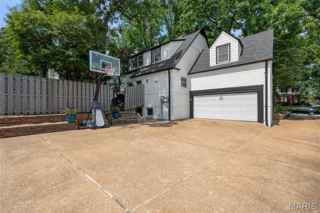 8154 Stanford Avenue