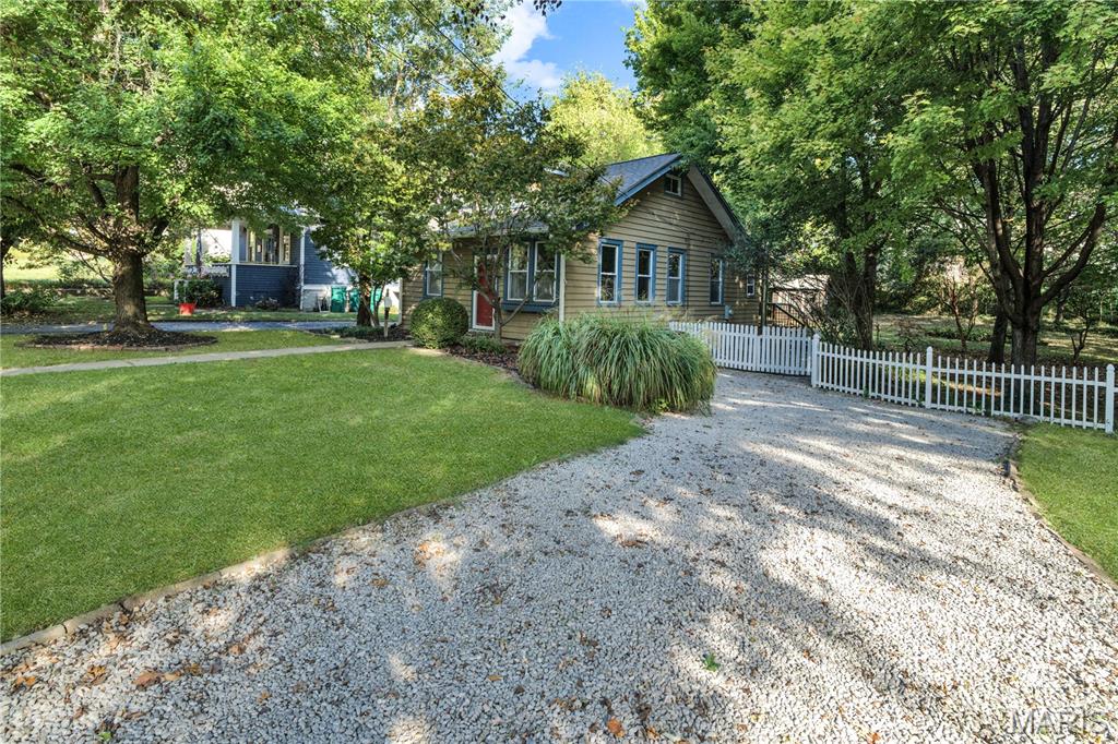 837 Tuxedo Boulevard