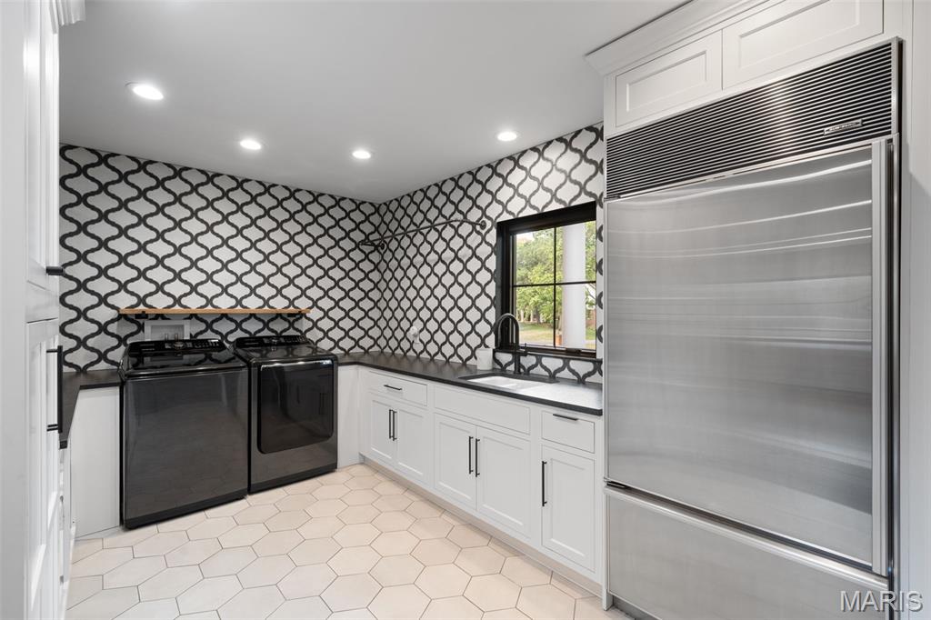 436 Tregaron Place