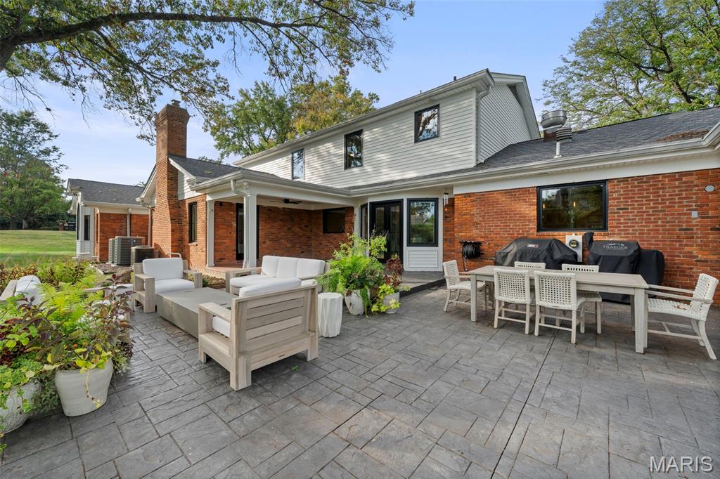436 Tregaron Place