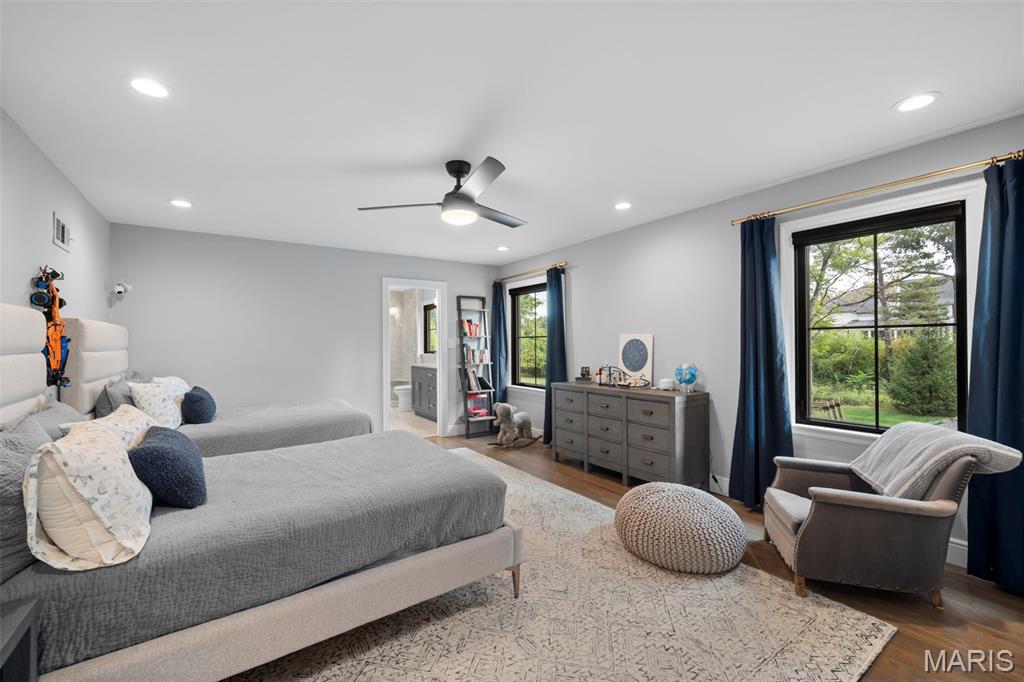 436 Tregaron Place