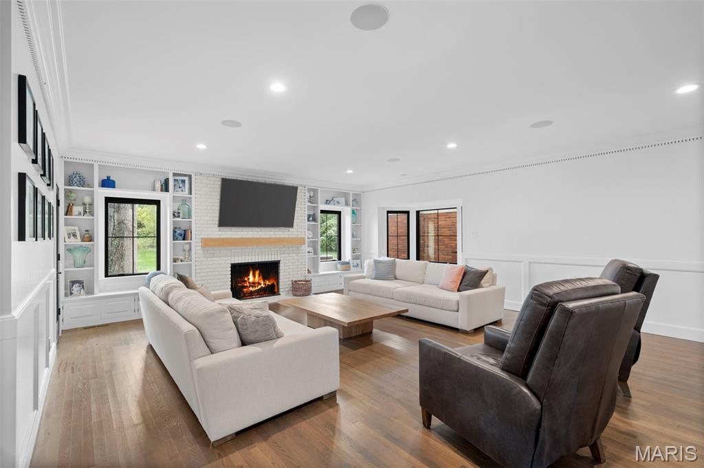 436 Tregaron Place