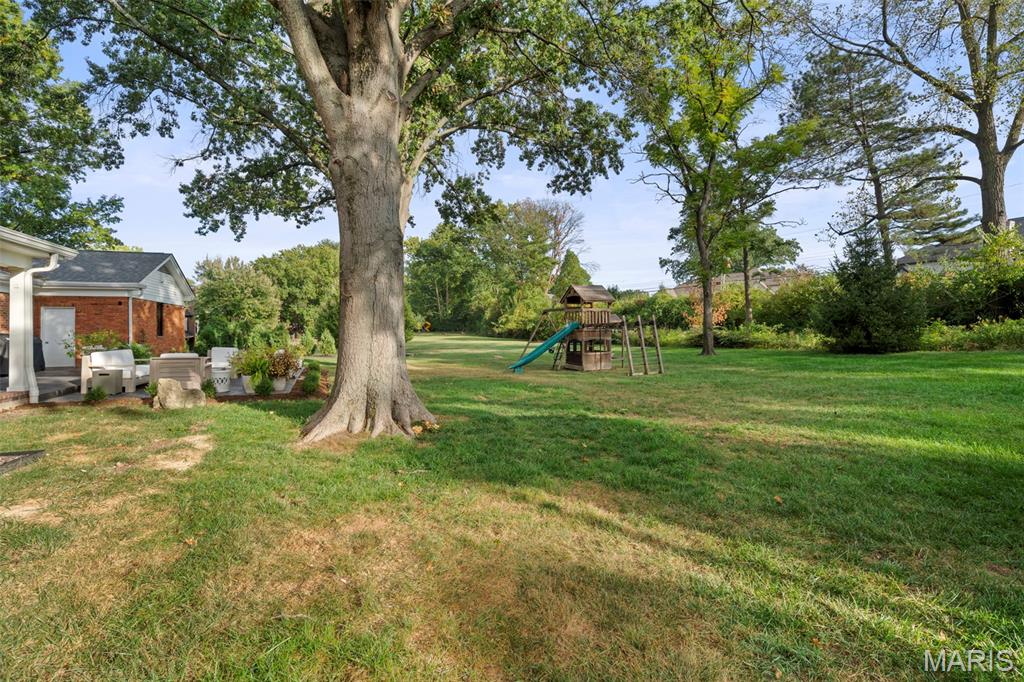 436 Tregaron Place