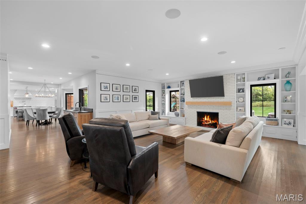 436 Tregaron Place