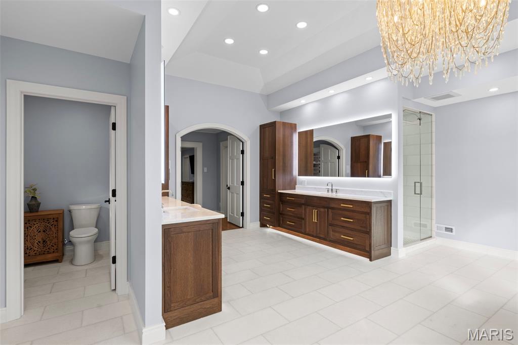 436 Tregaron Place