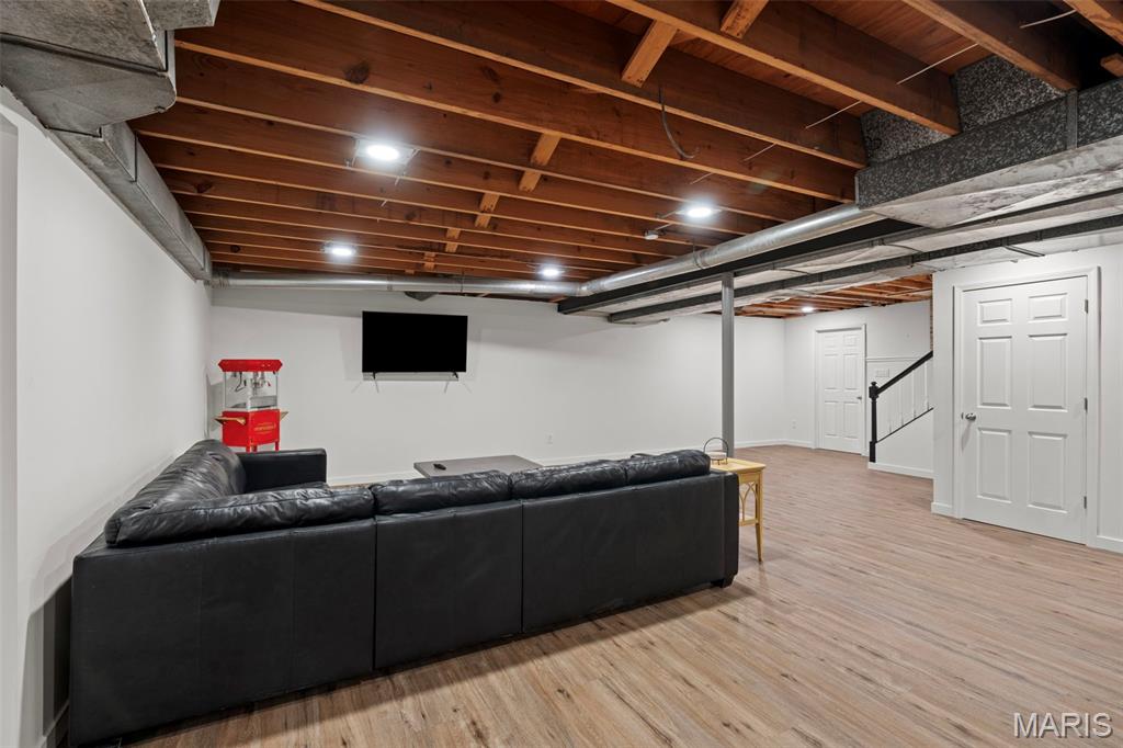 436 Tregaron Place