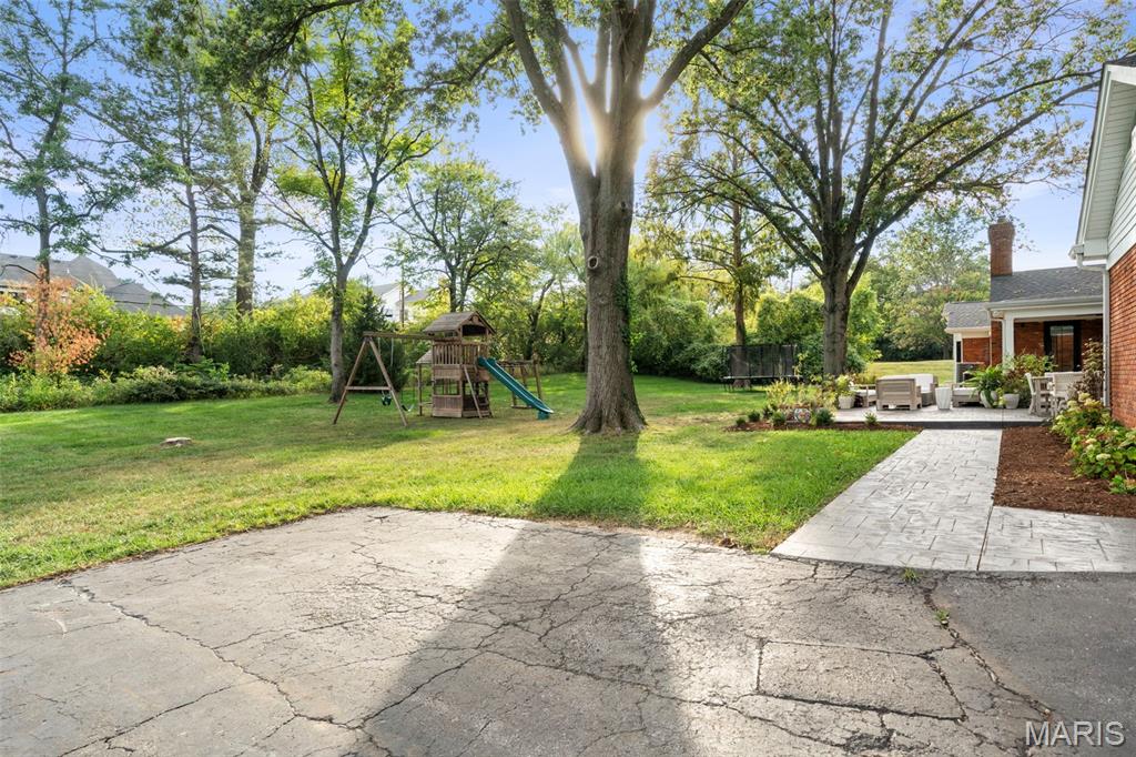 436 Tregaron Place