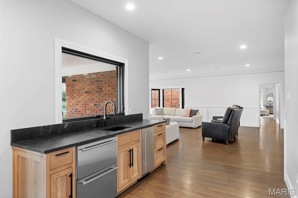 436 Tregaron Place