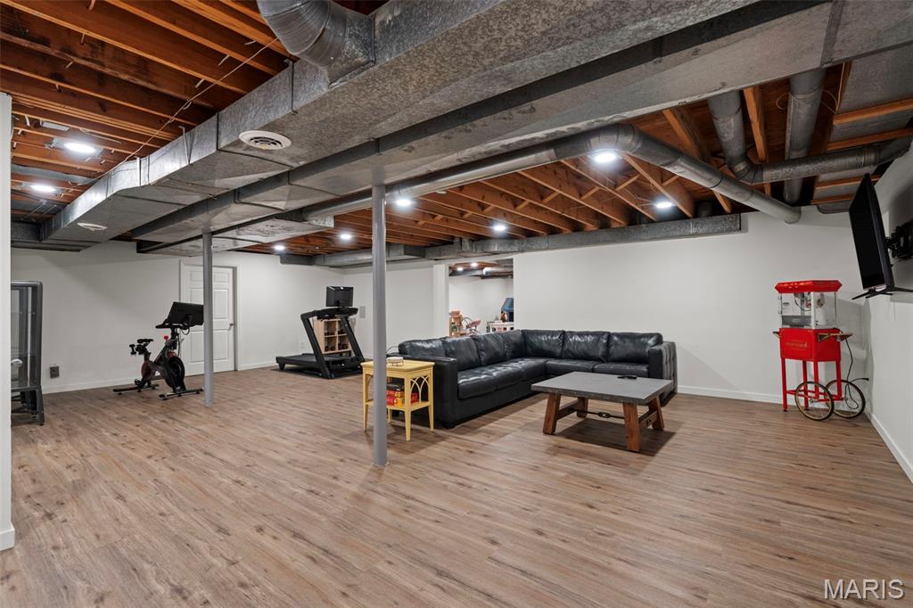 436 Tregaron Place