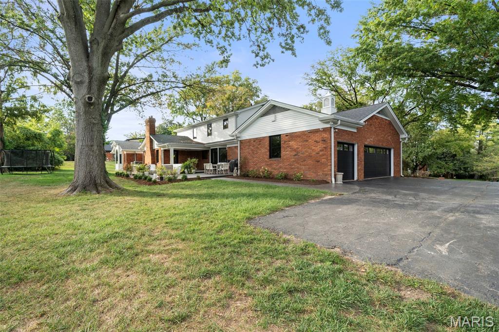 436 Tregaron Place