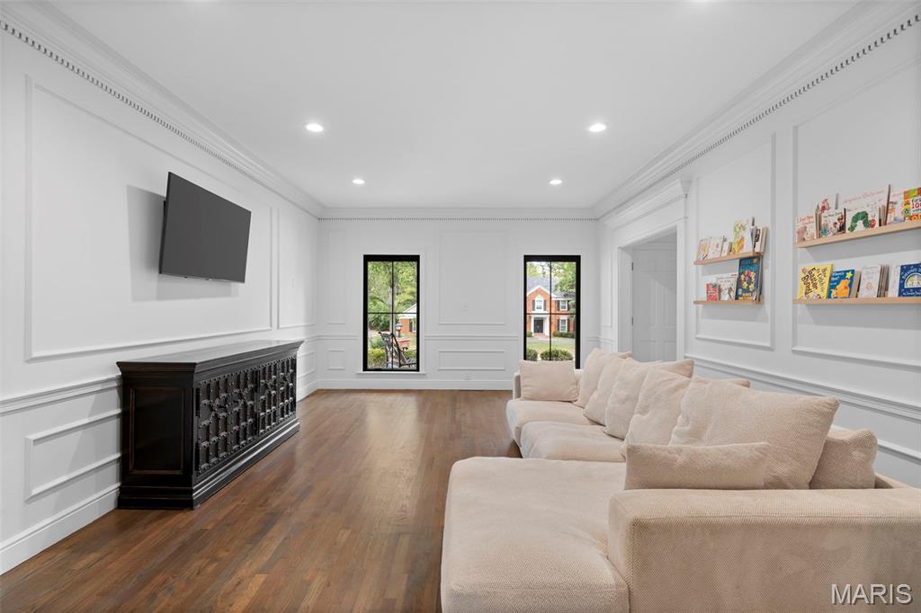 436 Tregaron Place