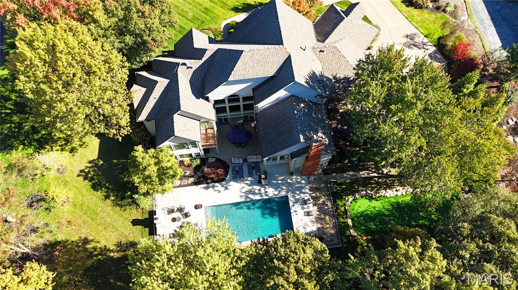 25 Manderleigh Estates Court