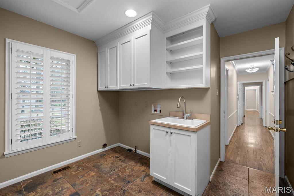 1691 Frontenac Woods Lane