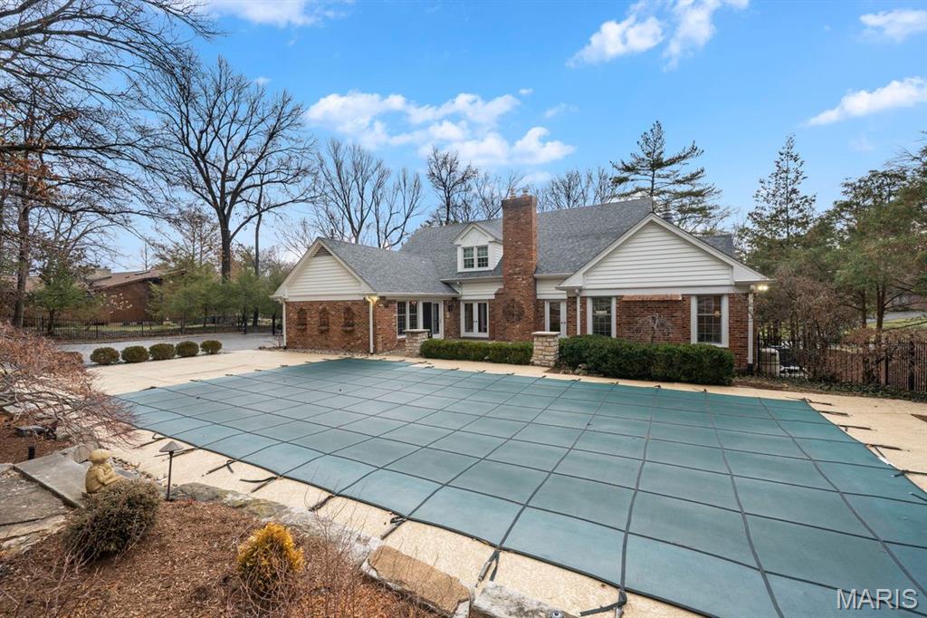 1691 Frontenac Woods Lane