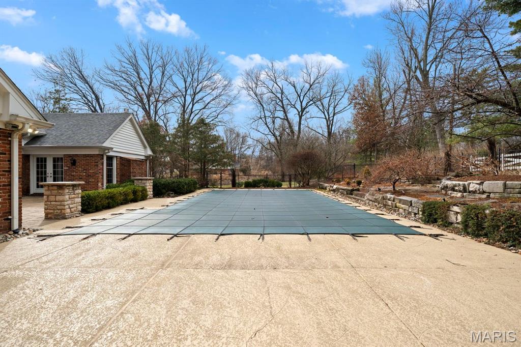 1691 Frontenac Woods Lane