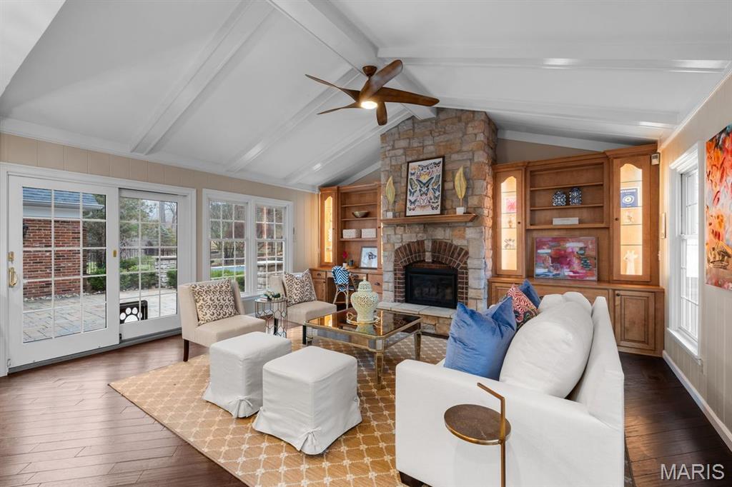 1691 Frontenac Woods Lane