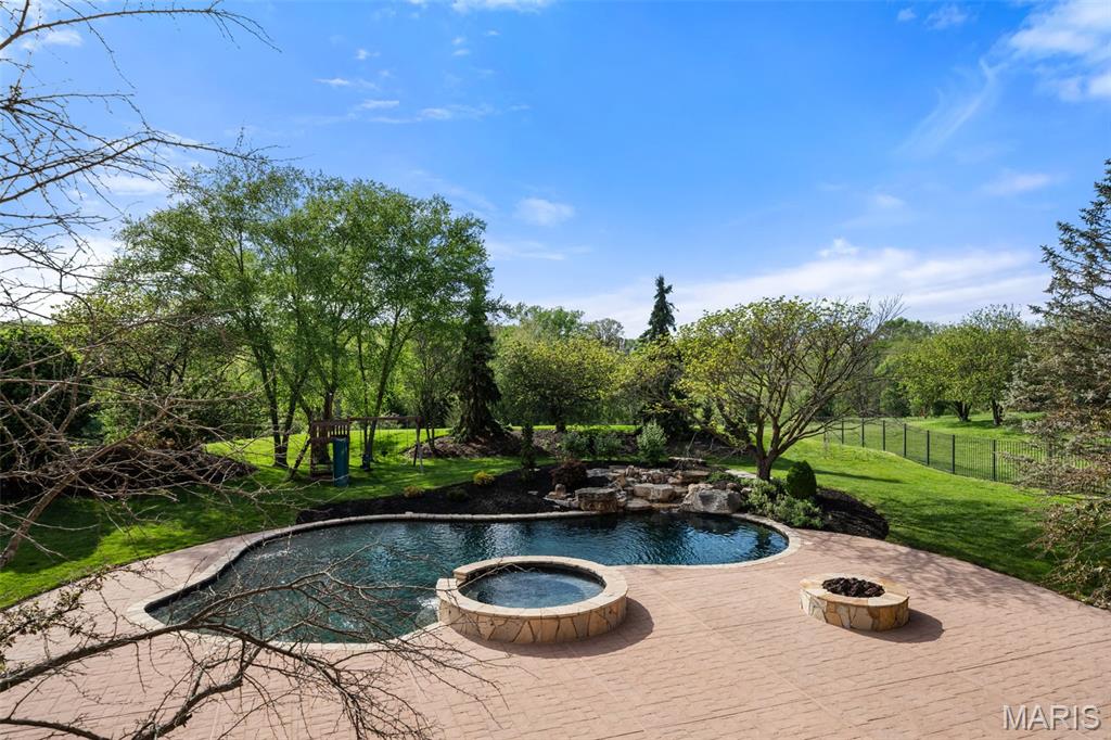 17 Bridle Ridge Lane