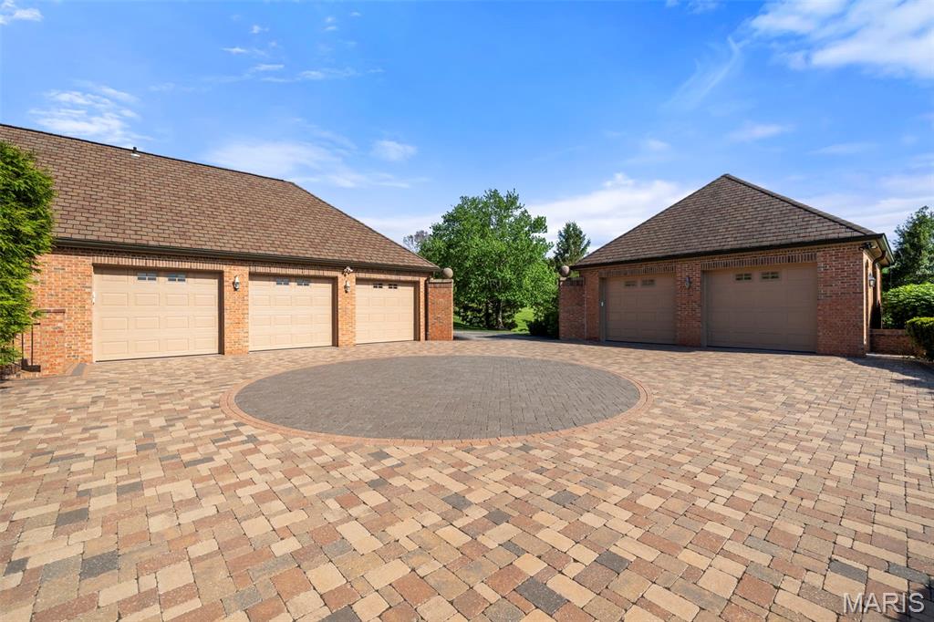 17 Bridle Ridge Lane