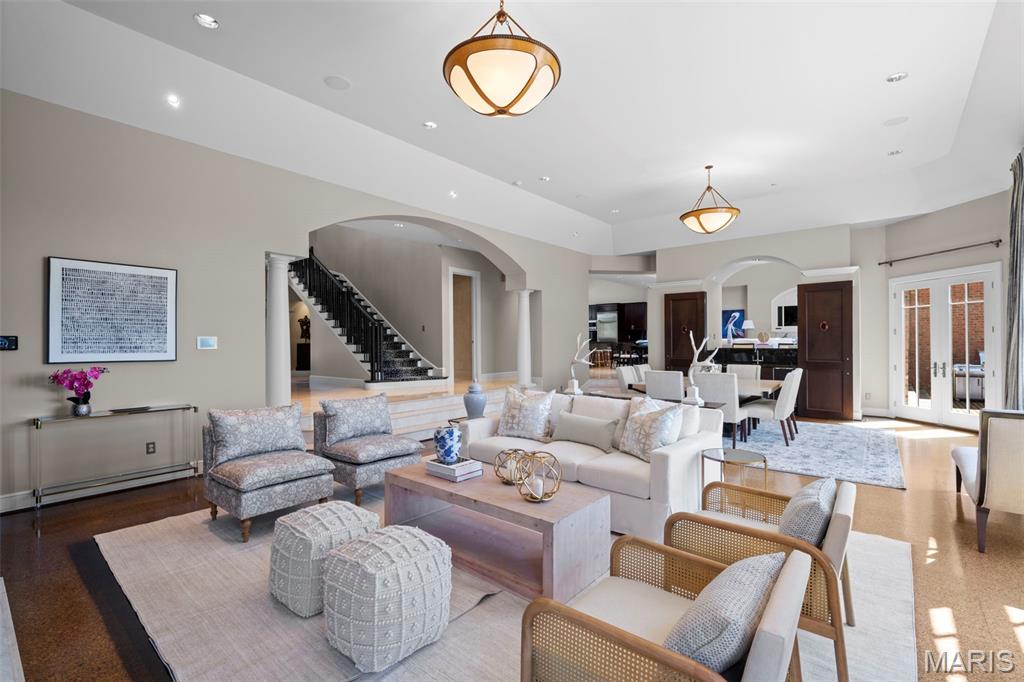 17 Bridle Ridge Lane