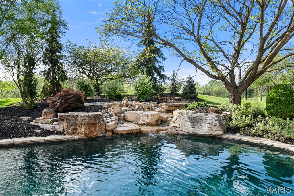 17 Bridle Ridge Lane