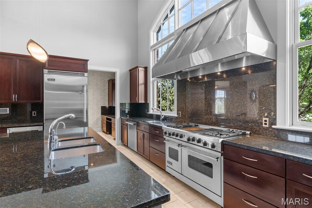 17 Bridle Ridge Lane