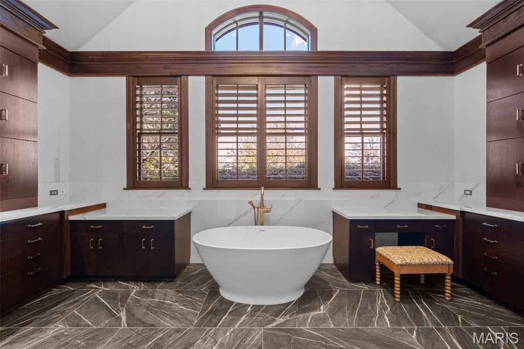 17 Bridle Ridge Lane