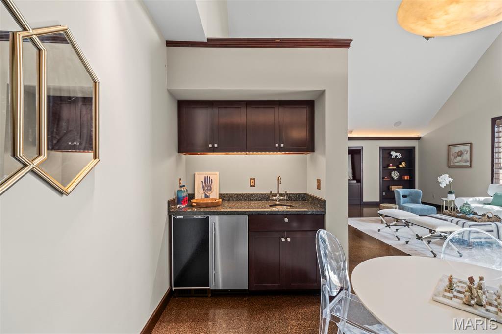 17 Bridle Ridge Lane