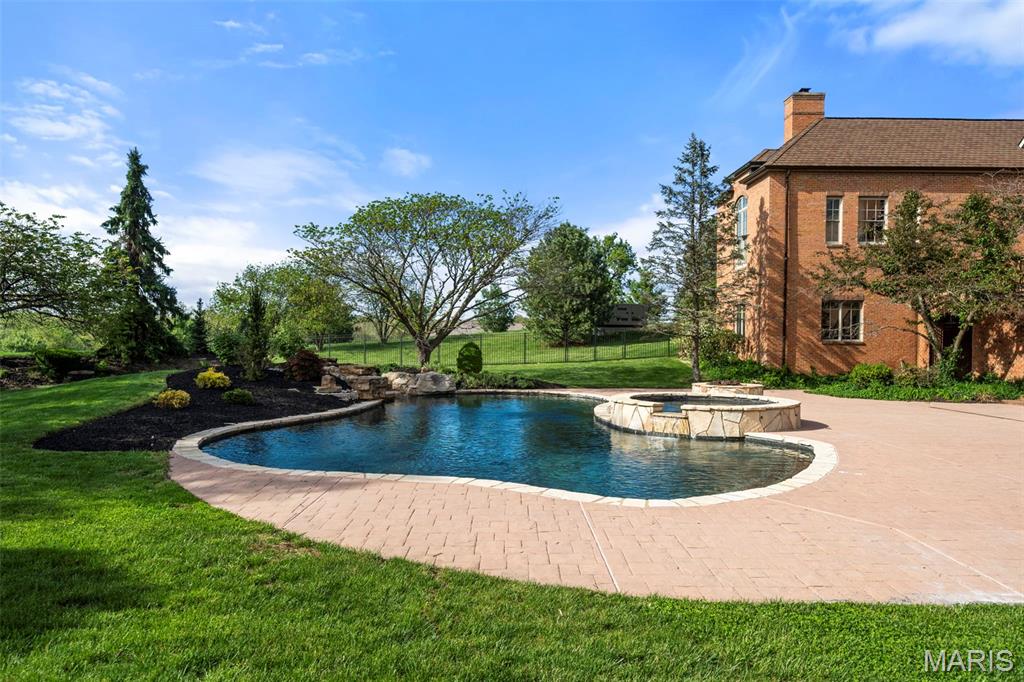 17 Bridle Ridge Lane