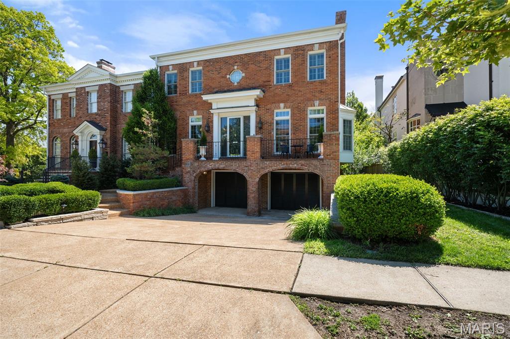 166 N Central Avenue