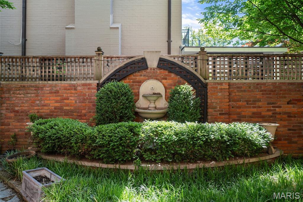 166 N Central Avenue