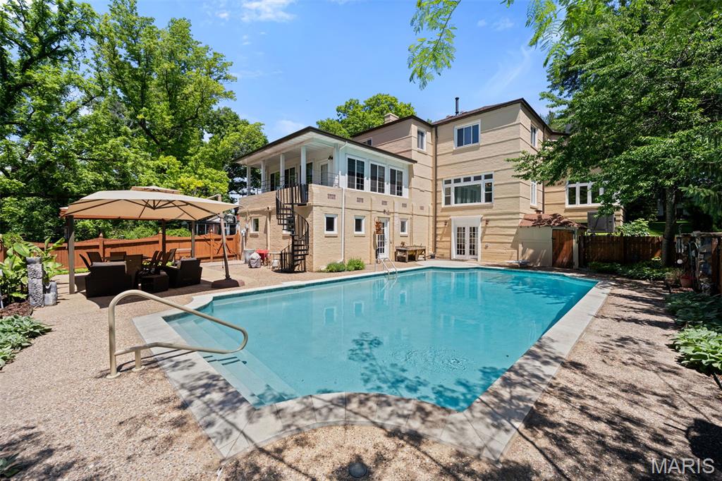 69 Bellerive Acres