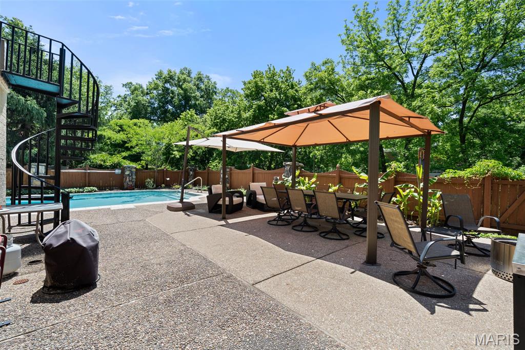 69 Bellerive Acres