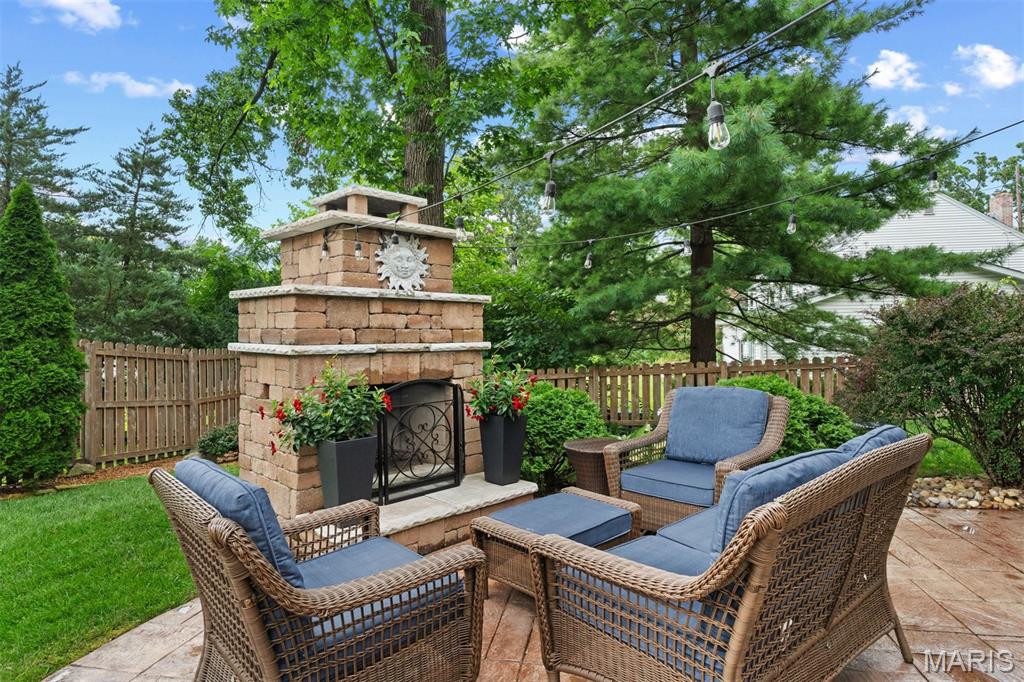 2159 Oak Drive