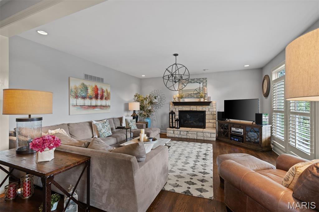 2159 Oak Drive